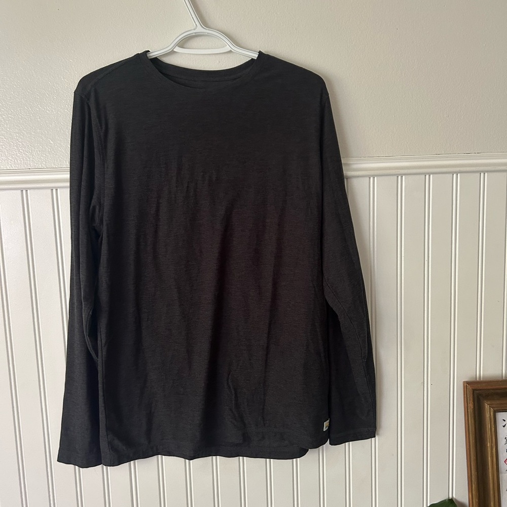Vuori Men's Black Long Sleeve Shirt